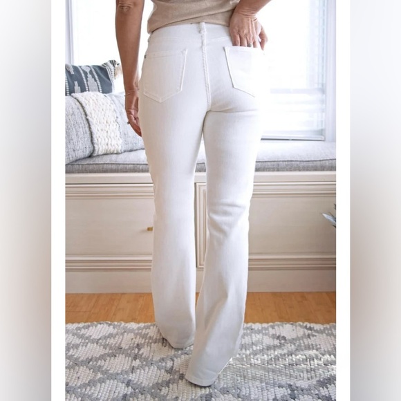NWT Judy Blue Mid Rise Bootcut White Denim Size 20W - Picture 3 of 14